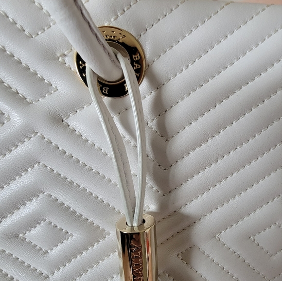 BALLY Manuela Diamond Quilted Handbag White Leather with Logo Tassel Charm - Picture 12 of 16